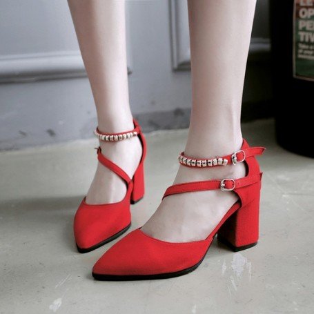 Oversize sandals with chunky heel